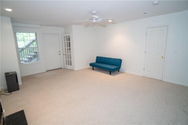 Building Photo - 9155 Nesbit Ferry Rd