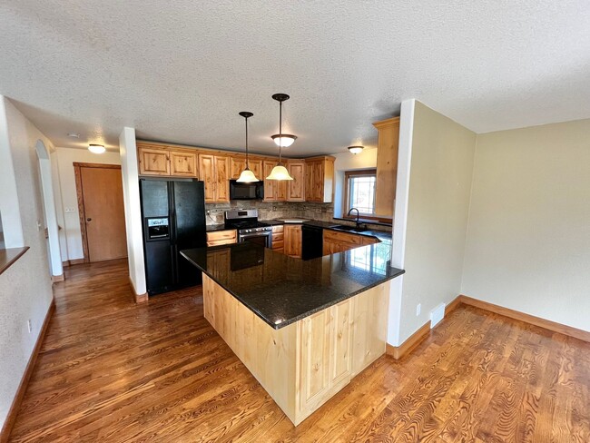 Building Photo - 3 bed, 3 bath Home in Poudre Overlook Neig...