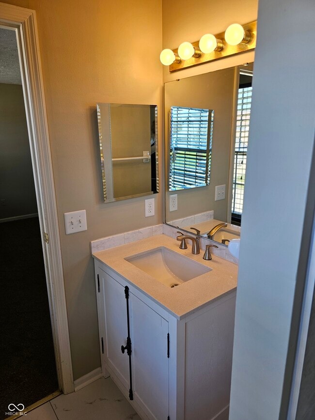 Building Photo - 403 Stillwood Ct