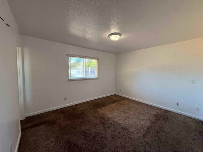 Building Photo - Elk Grove 3 Bed 2 Bath