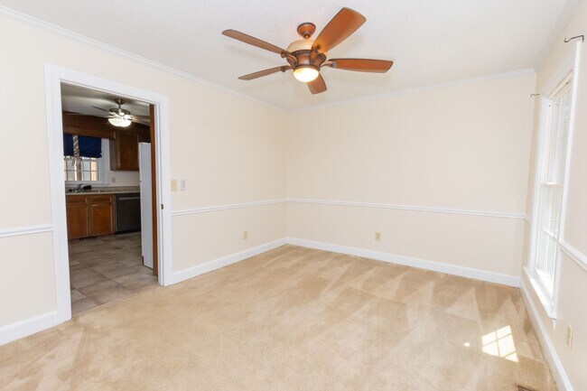 Building Photo - $300 off the first month's rent on a 12 mo...