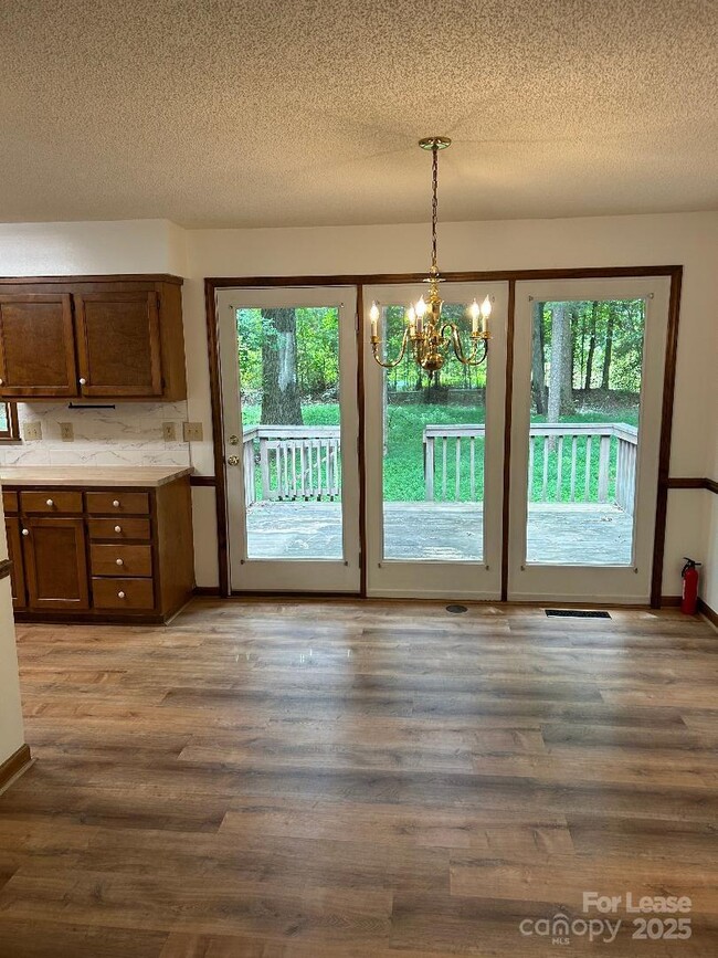 Building Photo - 7601 Farmbrook Dr