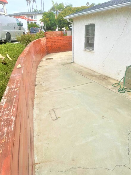 Building Photo - 506 Avenida Victoria