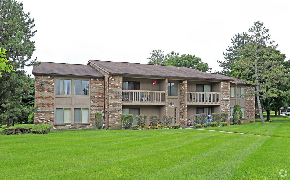 Primary Photo - Green Hill Apartments