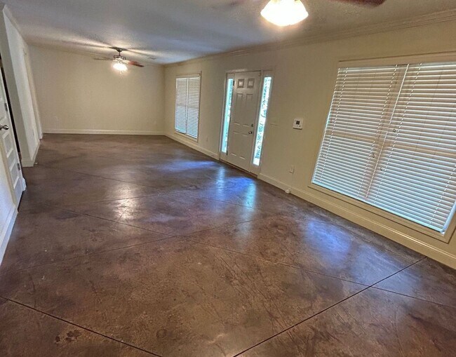 Building Photo - PRE-LEASING FOR AUGUST 2026!