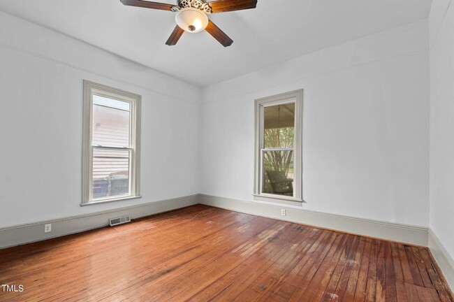 bedroom 2 - 304 Linden Avenue