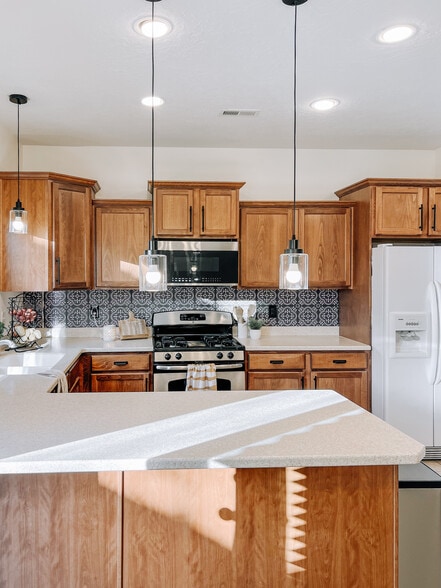 Kitchen - 3784 W Periwinkle Dr