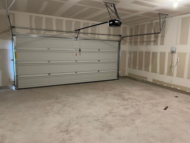 Building Photo - 624 Gemsbok Dr