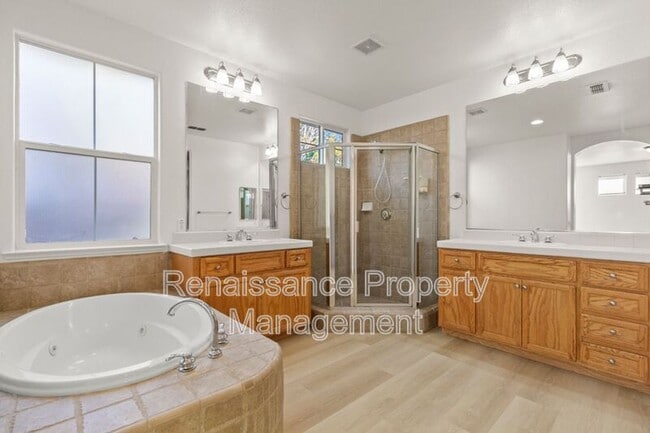 Building Photo - 1801 Riverview Ave