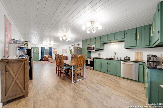 Building Photo - 690 Windrush