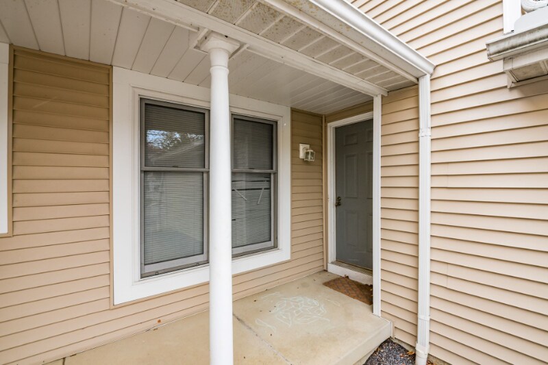 Building Photo - 5884 Parkbridge Ln