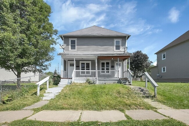 Building Photo - Newly Updated 2 Bedroom Home – Bright, Modern, and Move-In Ready!