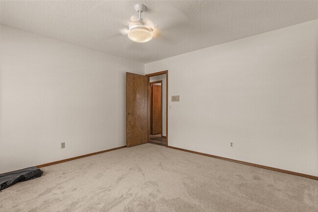 Building Photo - 630 S 276th E Ave