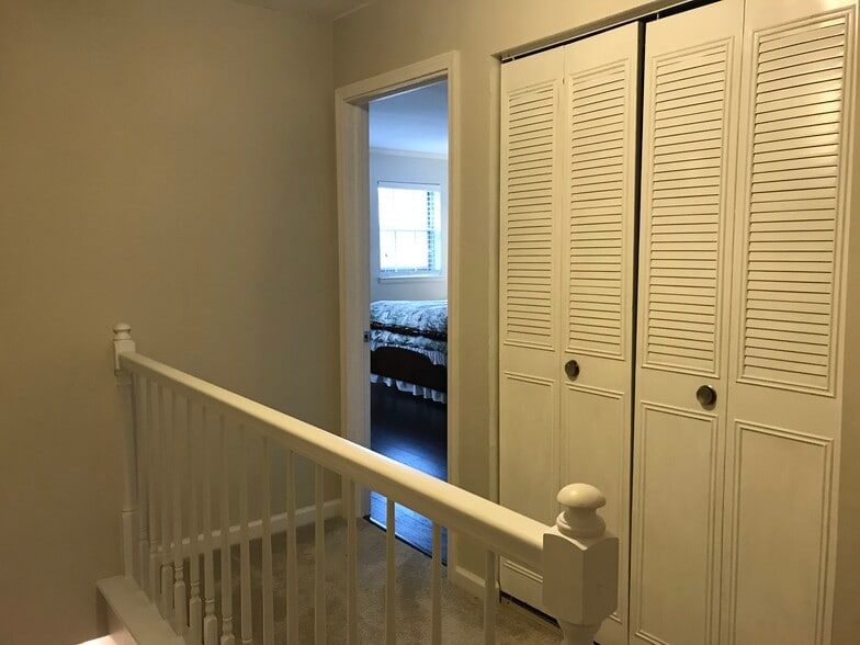 Linen Closet - 5813 Nottoway Ct
