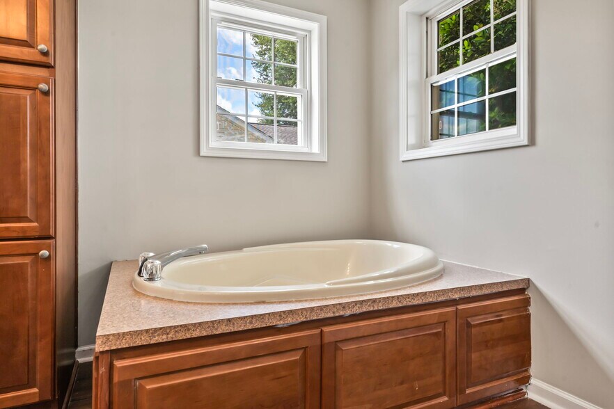 Building Photo - 257 Stone Throw Dr