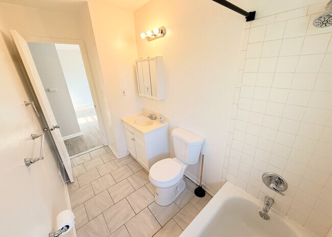 Building Photo - 23816 Kathleen Ave