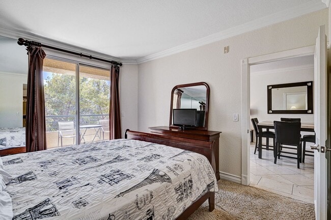 Building Photo - Luxurious Meridian Condo. Live 24/7 Guard ...
