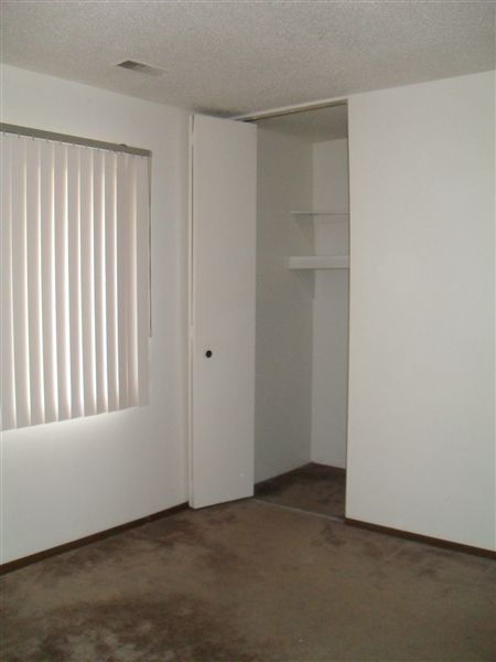 Building Photo - 2 br, 1 bath Apartment - North Scott Villa