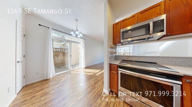 Building Photo - 1149 SE Tamango St