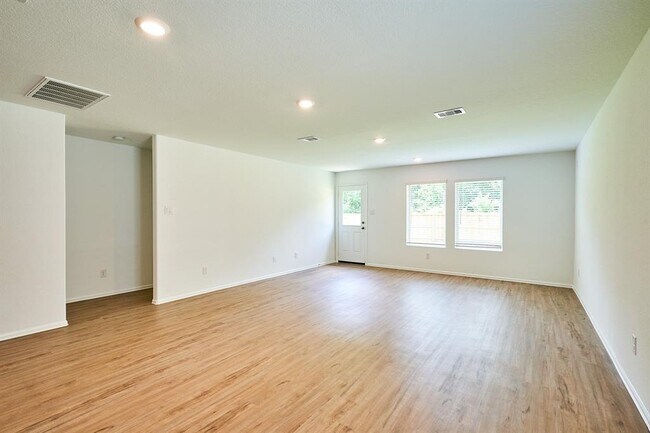 Building Photo - 3323 Avary River Ln