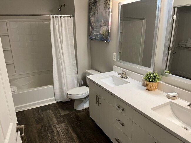 Building Photo - 8601 Lenten Rose Ct