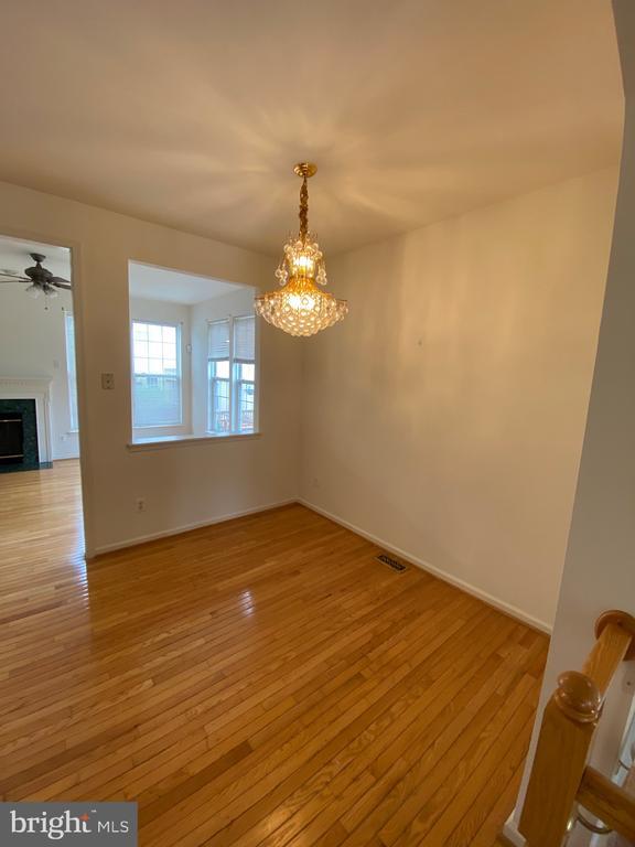 Building Photo - 2560 Belcroft Pl