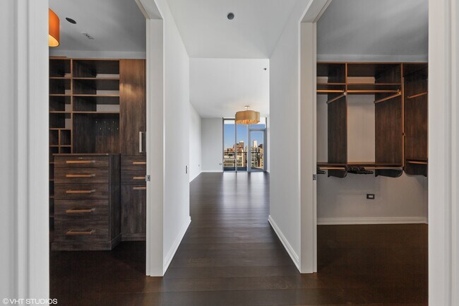 Building Photo - 4 E Elm St