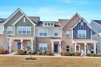 Building Photo - Hendersonville Townhome