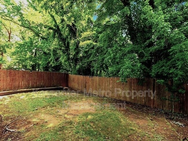 Building Photo - 2809 Bellbrook St