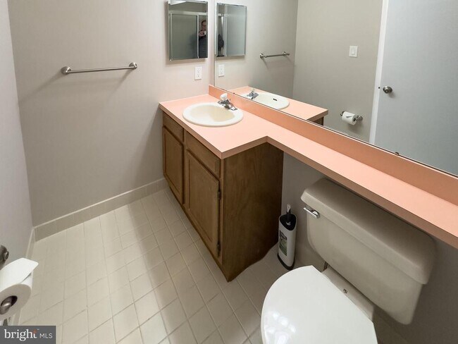 Building Photo - 806 Wharton Rd