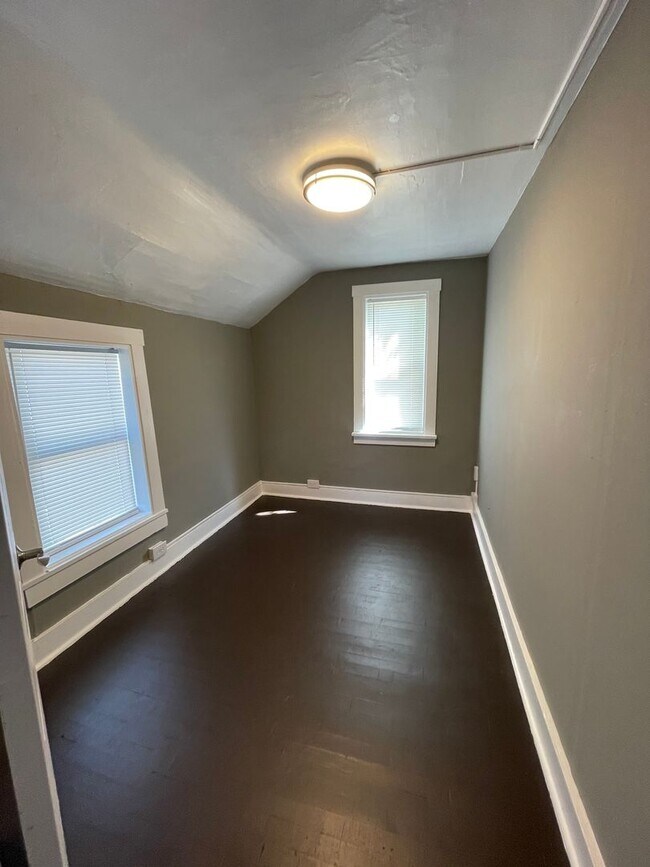 Building Photo - Single Family Home