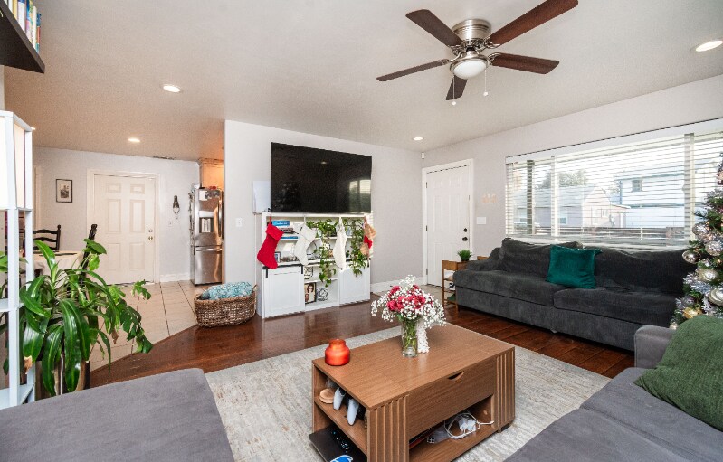 Building Photo - 2304 Michigan Blvd