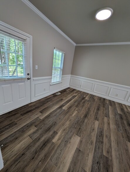 Building Photo - 2035 Schieffelin Rd