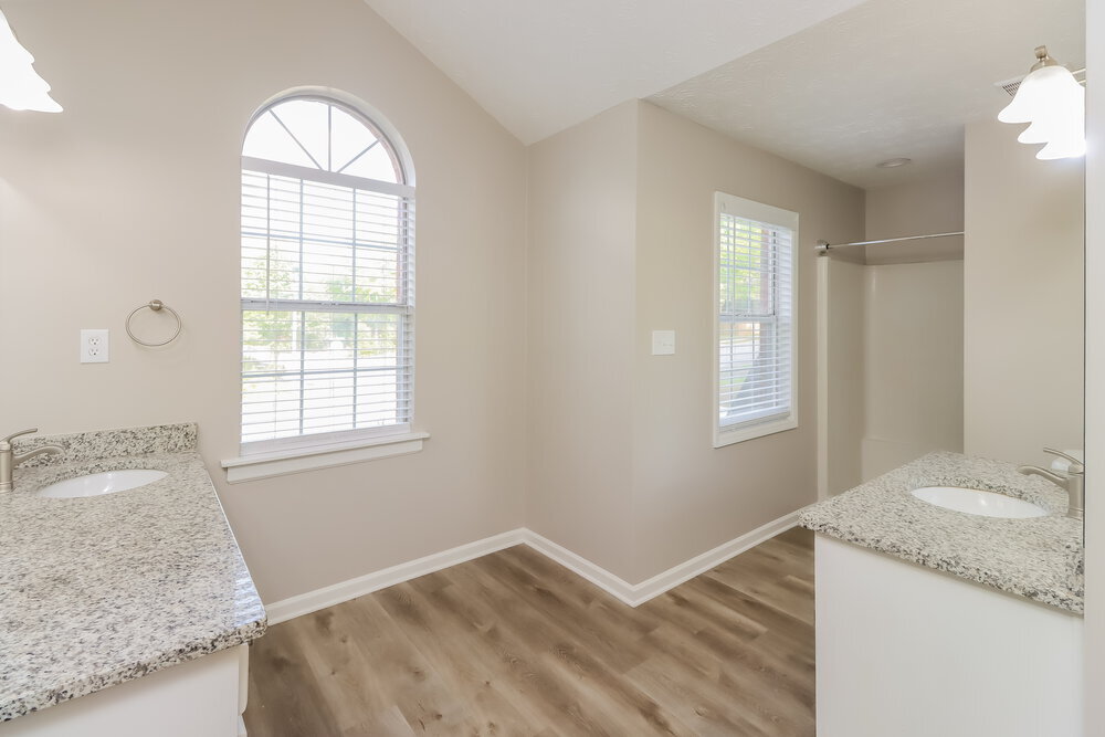 Building Photo - 220 Chesterfield Ct