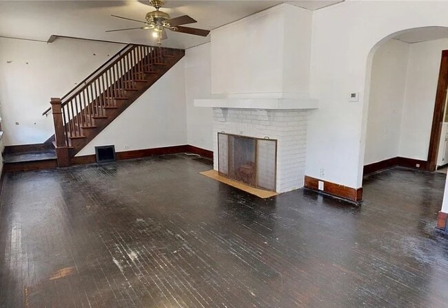 Building Photo - 1537 W William St