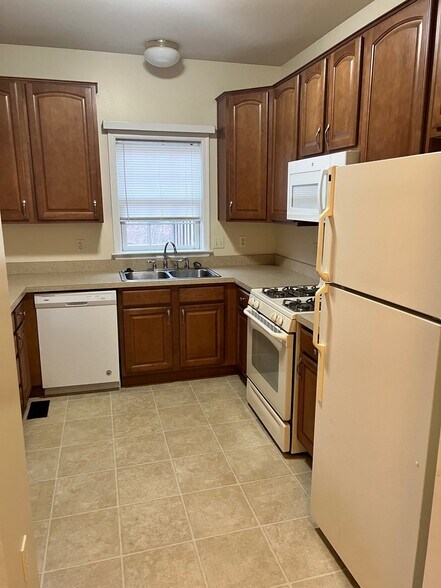 Building Photo - 813 Berne Ct