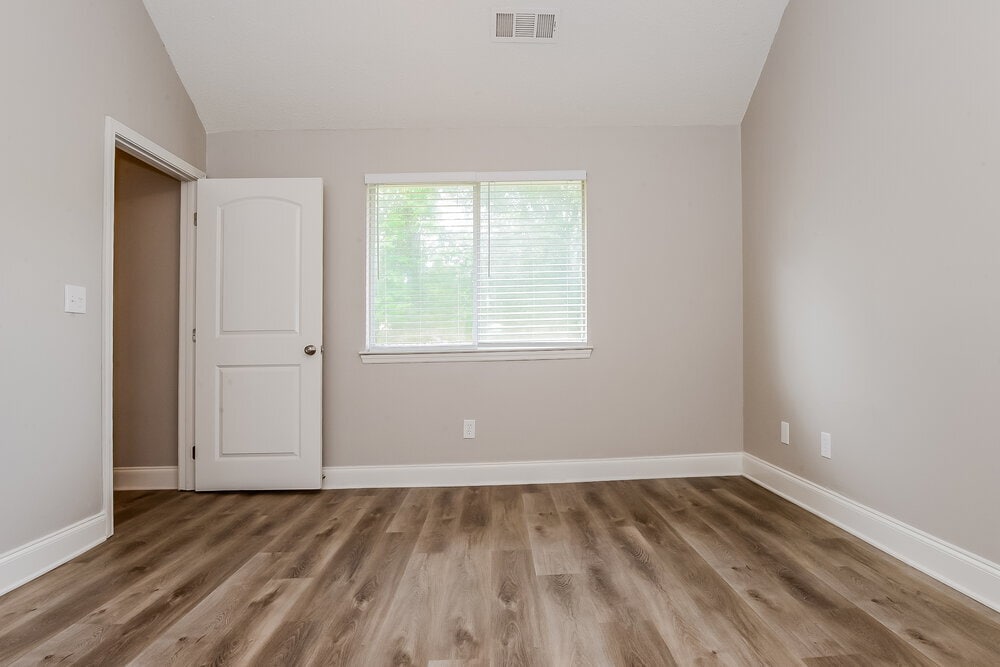 Building Photo - 1959 Corners Cir