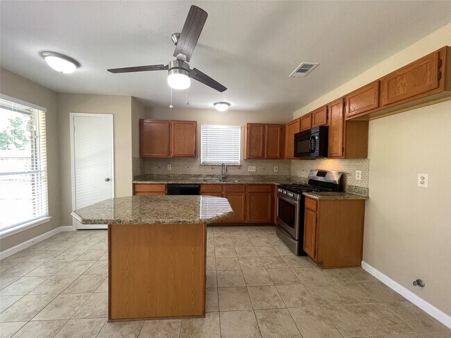 Building Photo - 3611 Shadow Trail