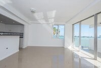 Building Photo - 7545 E Treasure Dr