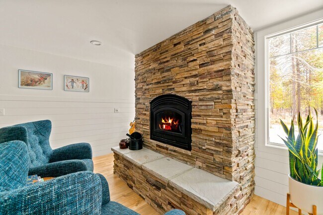 Building Photo - 17376 Lively Ln