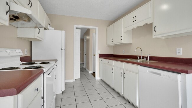 Building Photo - 1452 Middleborough Ct