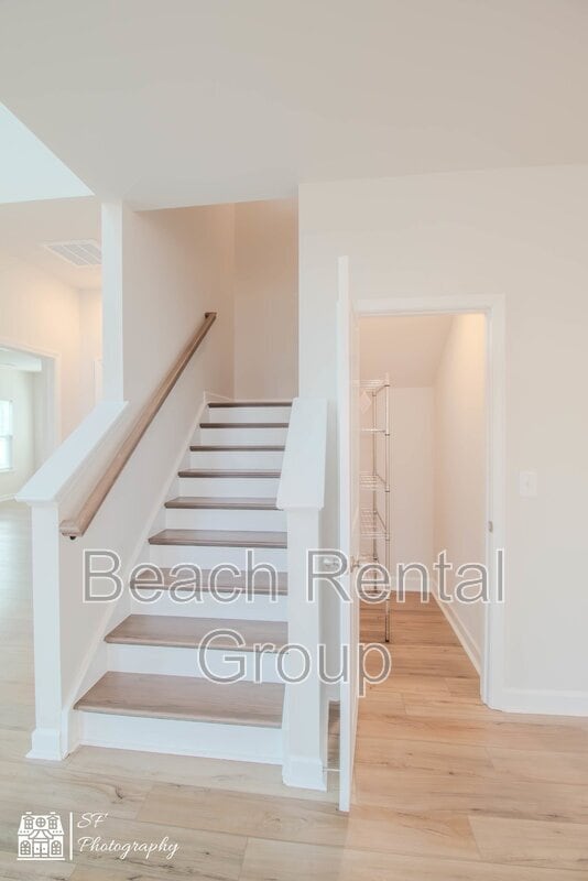 Building Photo - 1860 Villena Dr