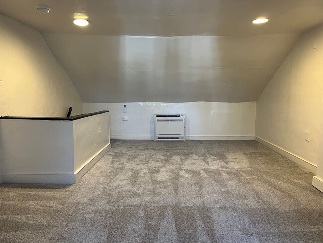 Building Photo - 3 Bedroom 1 Bath Home in Lancaster City - ...