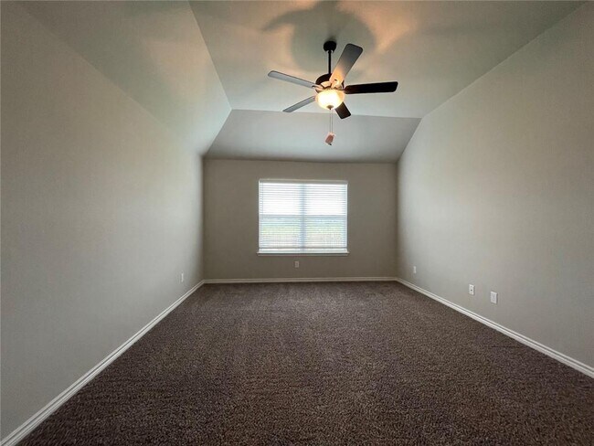 Building Photo - 806 Hollyhock Dr