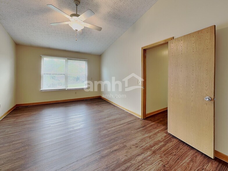 Building Photo - 7624 Harbour Town Dr