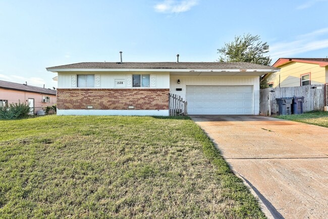 Building Photo - 1528 SE 49th Terrace