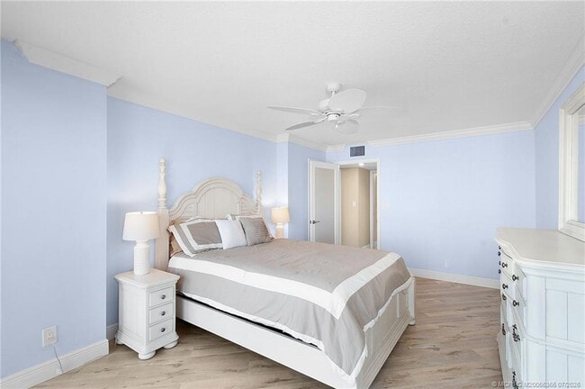 Building Photo - 9550 S Ocean Dr