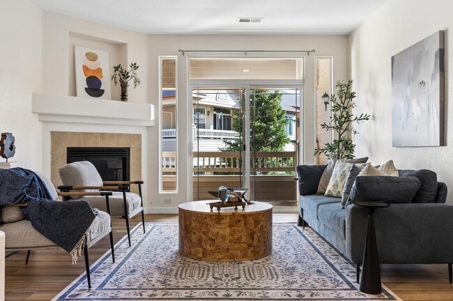 Building Photo - 8456 S Hoyt Way