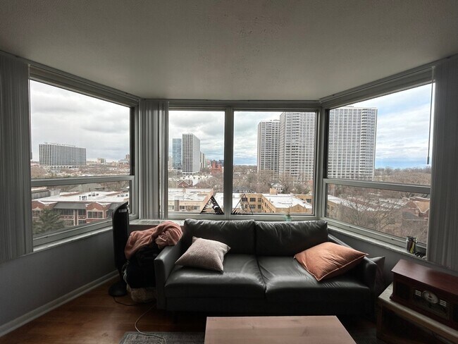 Building Photo - 720 W Gordon Terrace