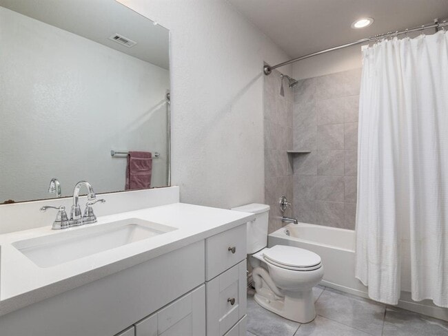 Building Photo - 1919 Rinker Ranch Dr